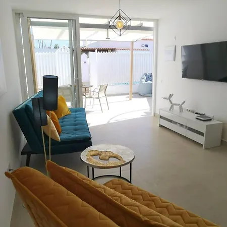 Stylish 2 Bedroom By Pride * Μασπαλόμας
